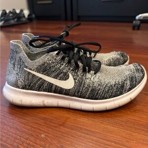 Nike Free Knot- Gray and Black Knit Sneakers